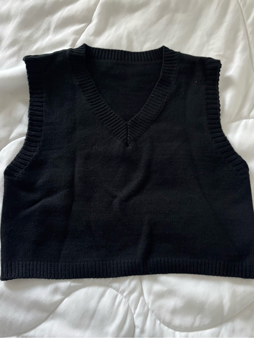 SHEIN Black V-Neck Knit Sweater Vest